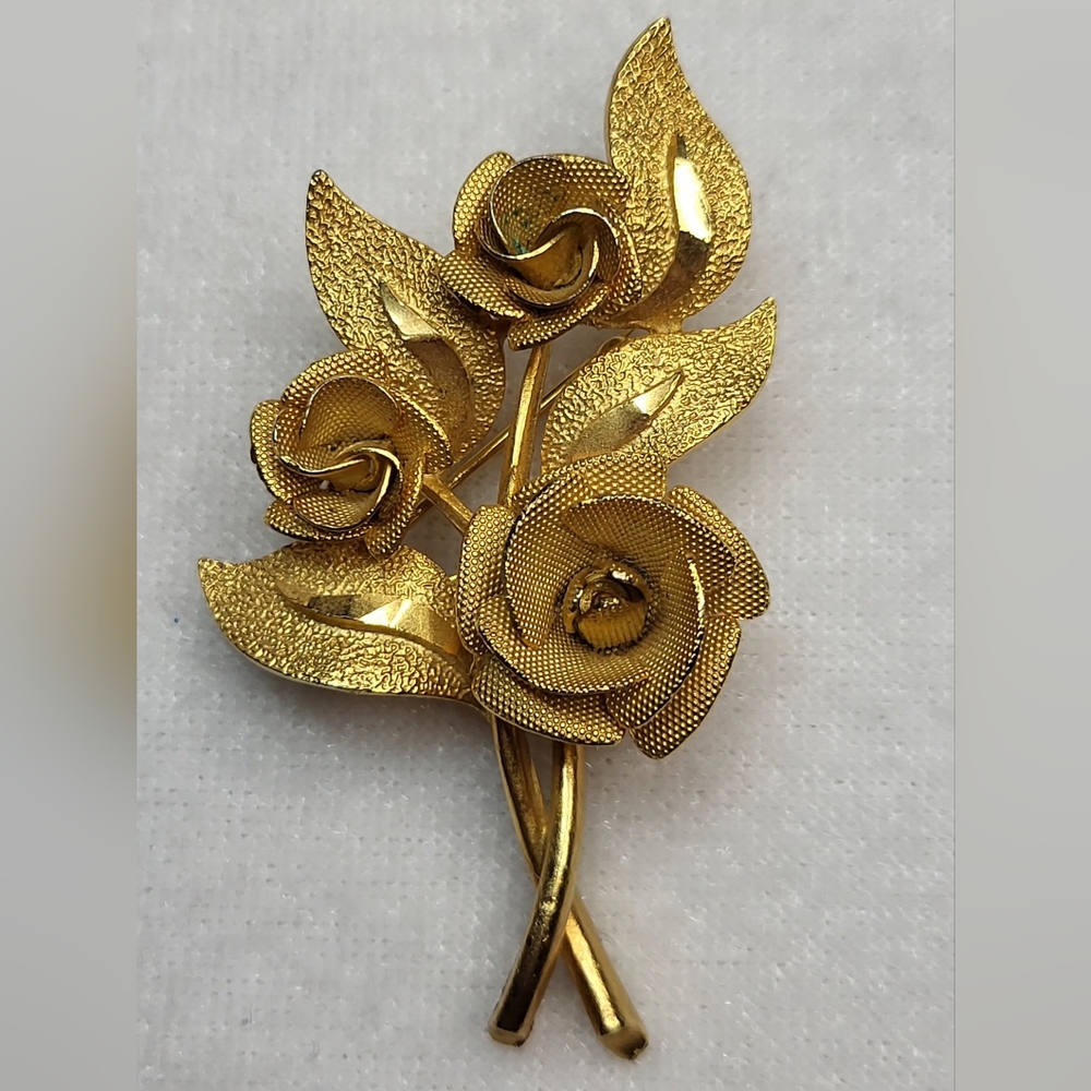 Vintage Coro Gold-tone Triple Rose Floral Brooch / Pin